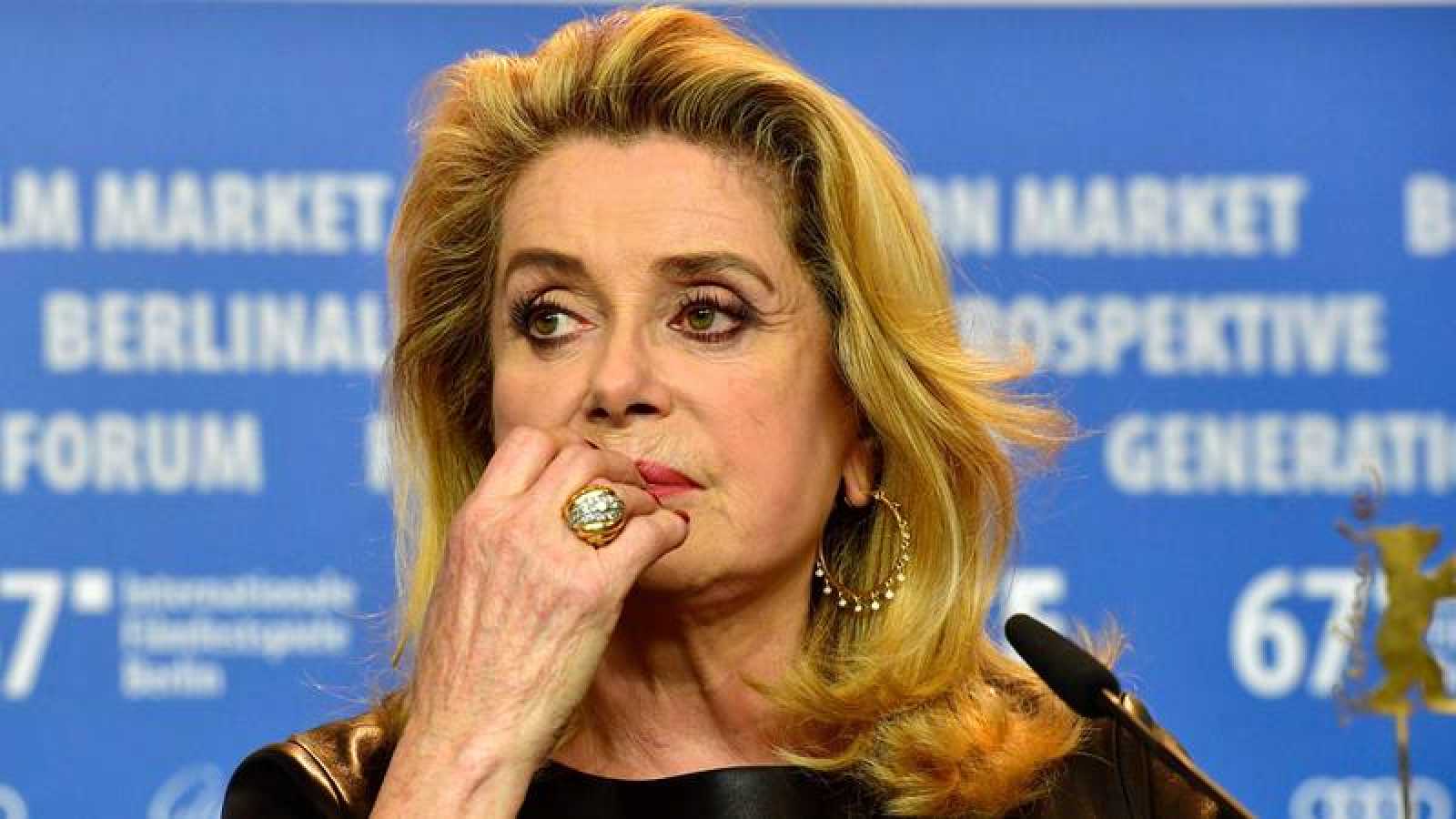 Catherine Deneuve fue hospitalizada y se encuentra en estado grave