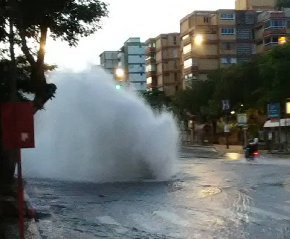 Ruptura de tubería en El Cafetal deja a Baruta sin agua