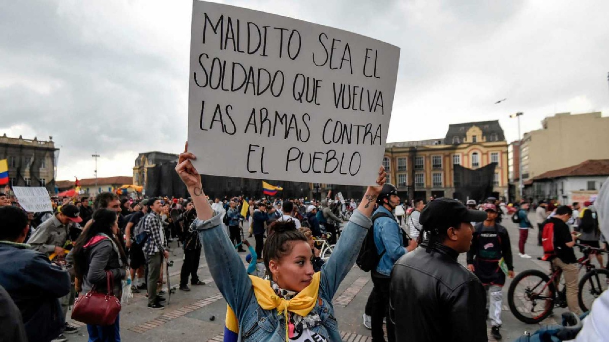 Nuevo llamado a huelga en una Colombia revuelta por seis días de protestas