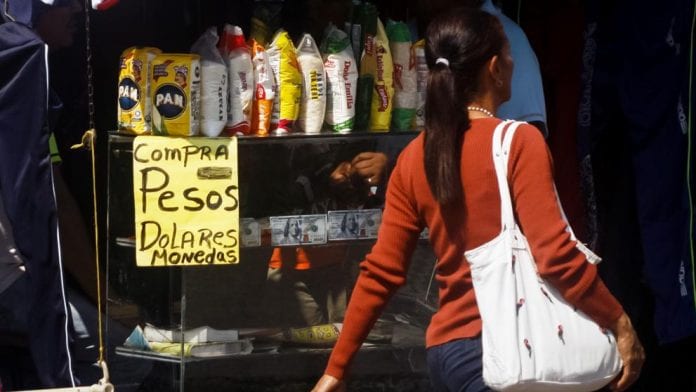El truequeador es el oficio que más se ejerce en esa zona popular de Caracas