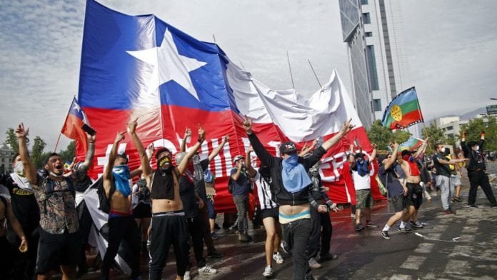 Manifestantes en Plaza Italia, Chile estudiantes