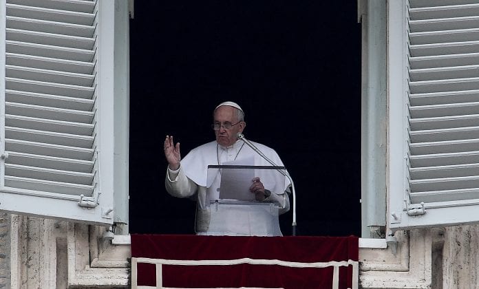 El papa Francisco rezó por las víctimas del 