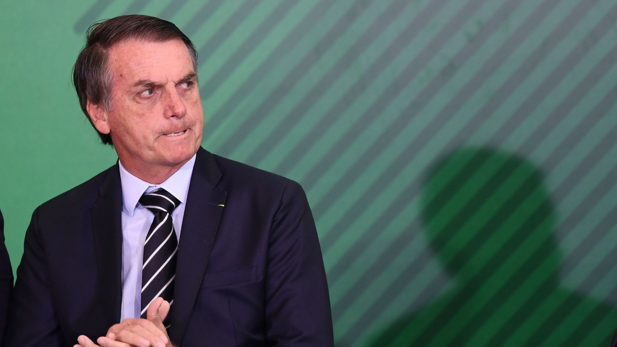 Bolsonaro vuelve a quejarse de la histeria con el coronavirus