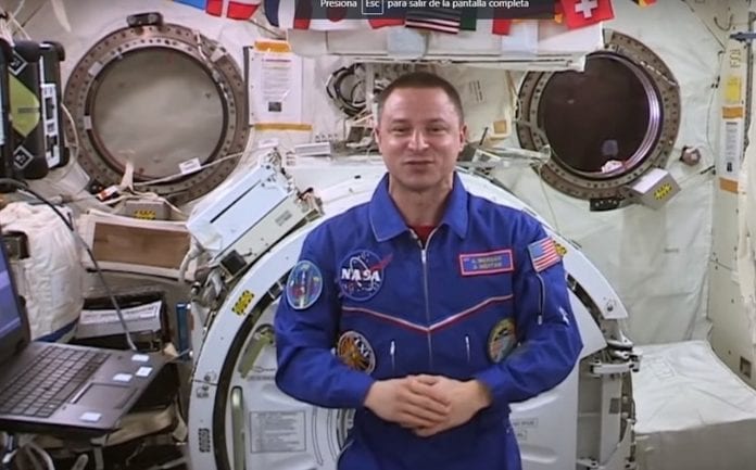 papá-noel-astronauta-Andrew-Morgan