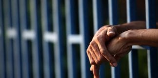 Los calabozos del país albergan casi el doble de reclusos de su capacidad