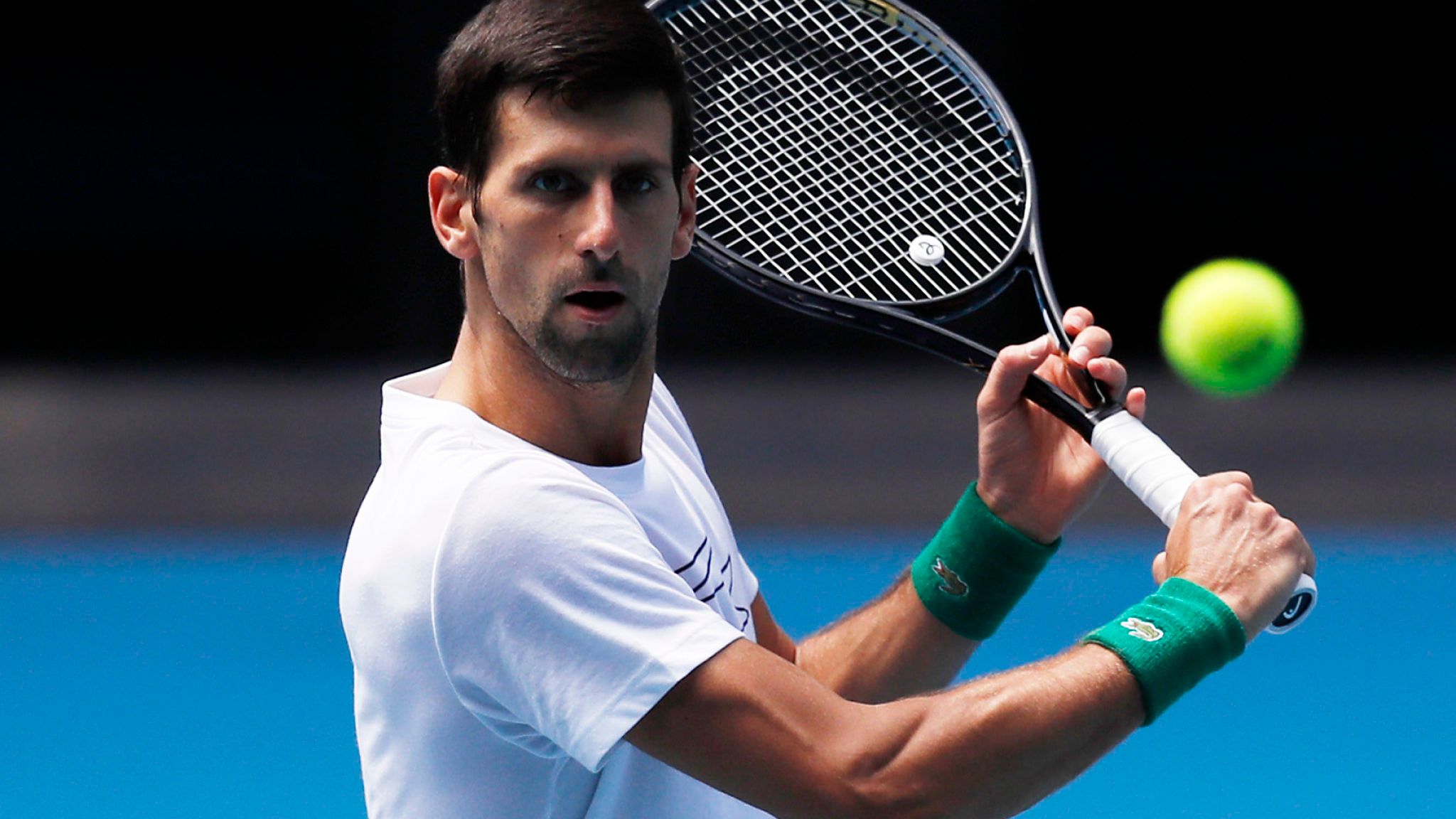 Djokovic cedió un set en su debut en el Abierto de Australia