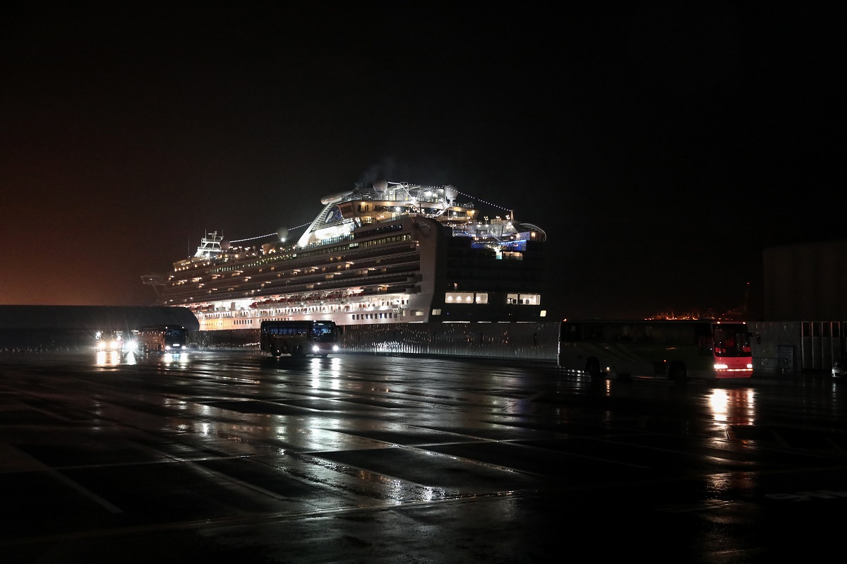 Al menos 40 estadounidenses infectados con el coronavirus en el Diamond Princess