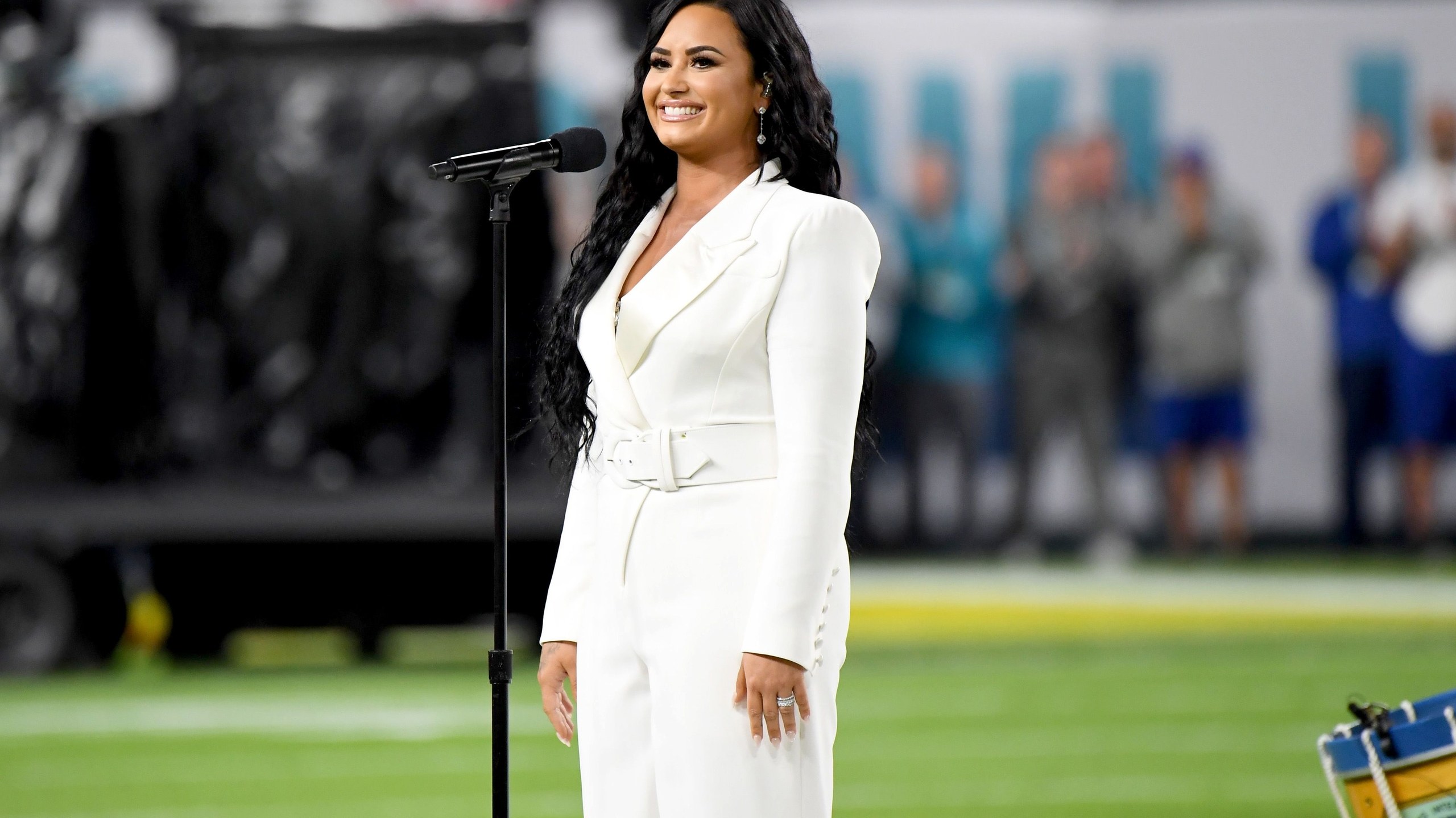 Demi Lovato cautivó con su look en el Super Bowl