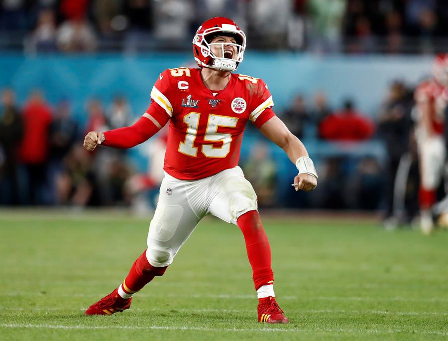 [VIDEO] Kansas City rompió sequía de 50 años en el Super Bowl