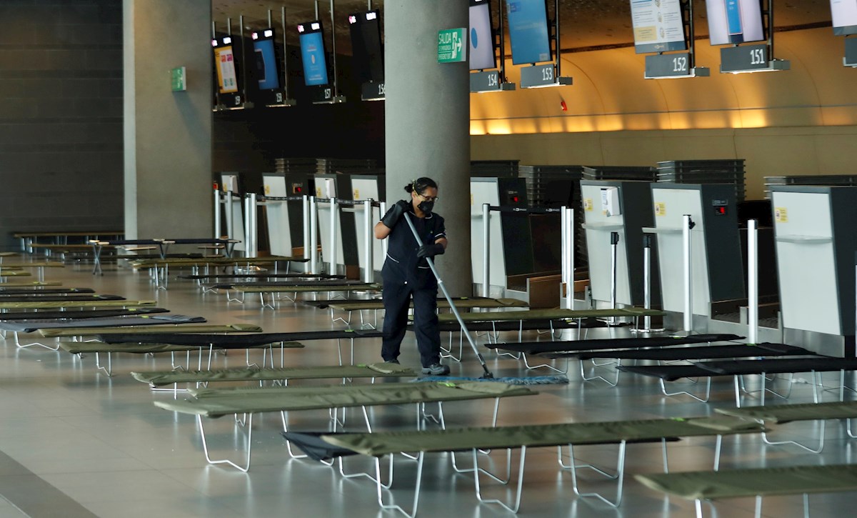 Aeropuerto de Bogotá se transforma en hotel para venezolanos, chilenos y peruanos atrapados