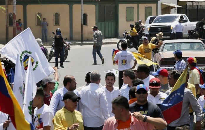 Juan Guaidó en Barquisimeto, arma, magnicidio - Bachelet