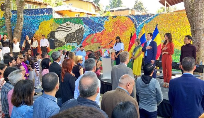 Sayegh inauguró el primer mural ecológico de Venezuela