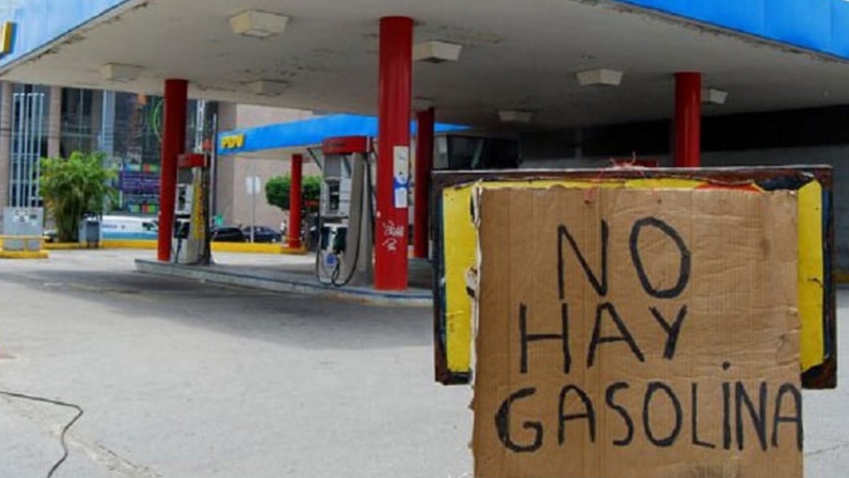 Venezuela en una "tormenta perfecta": sin gasolina y ante una pandemia