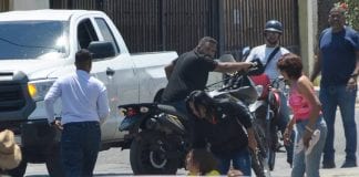 colectivos armados atacan a Guaidó