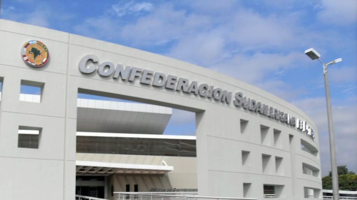 Conmebol le pidió a la FIFA posponer inicio de las eliminatorias