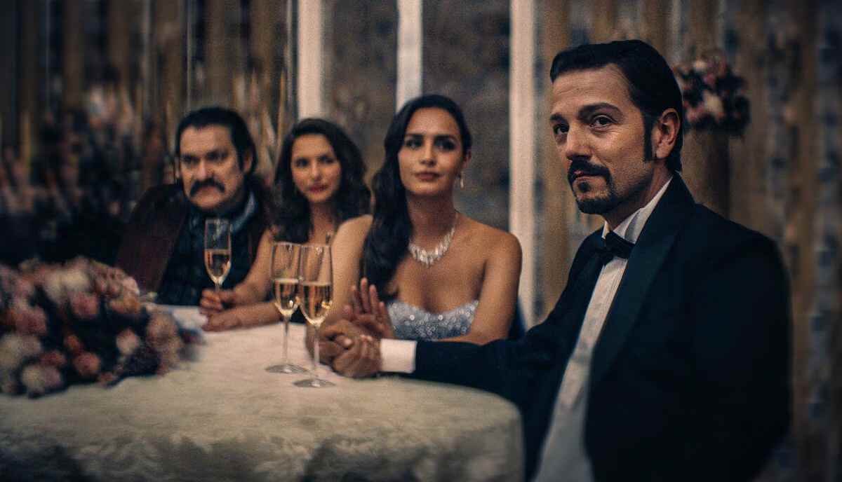 Actores de las series Narcos y Vida ayudarán a estudiantes latinos en cuarentena