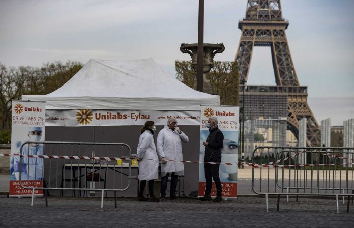 Francia superó las 10.000 muertes por coronavirus tras añadir 1.427 en un día