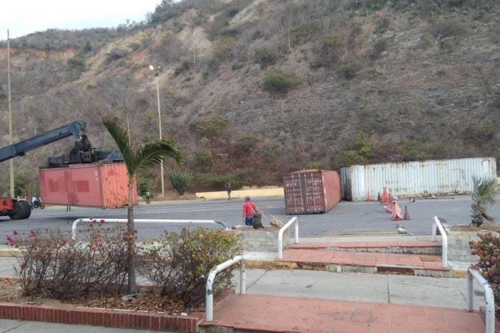 Plan Damasco, contenerdores en la autopista Caracas La Guaira