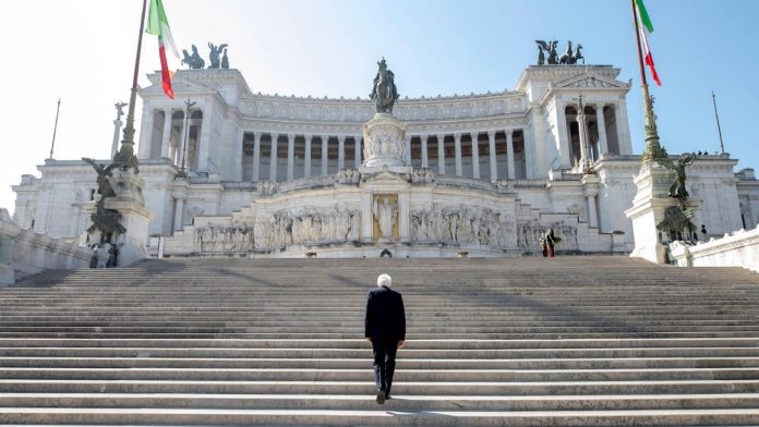 Italia conmemora en confinamiento el aniversario de su liberación del fascismo