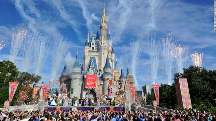 Disney evalúa tomar la temperatura para entrar a sus parques