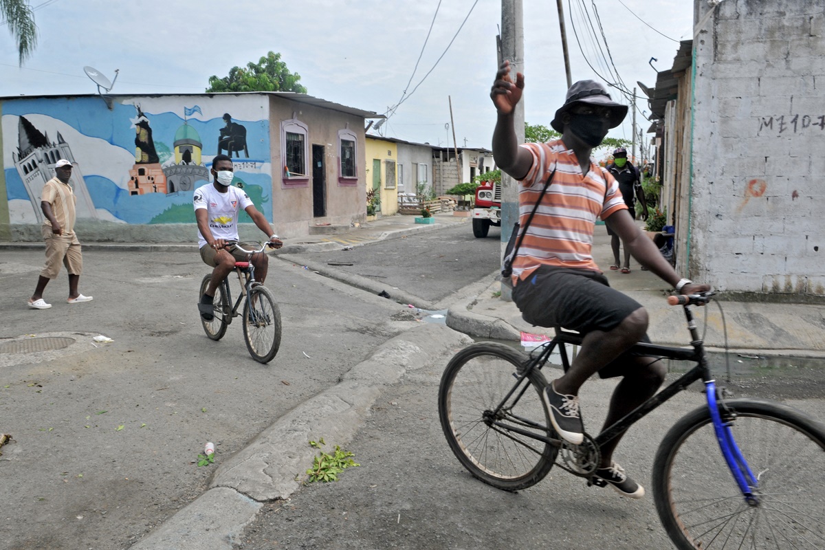 Nigeria, el barrio de Guayaquil que le corretea a la pandemia y el hambre