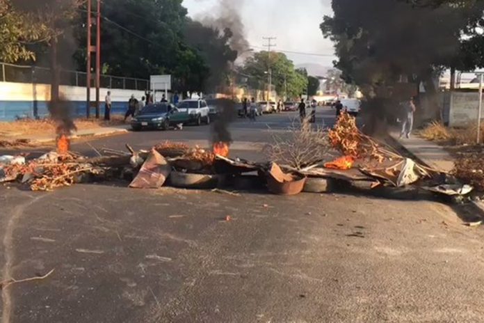 Protesta en Turmero por gasolina