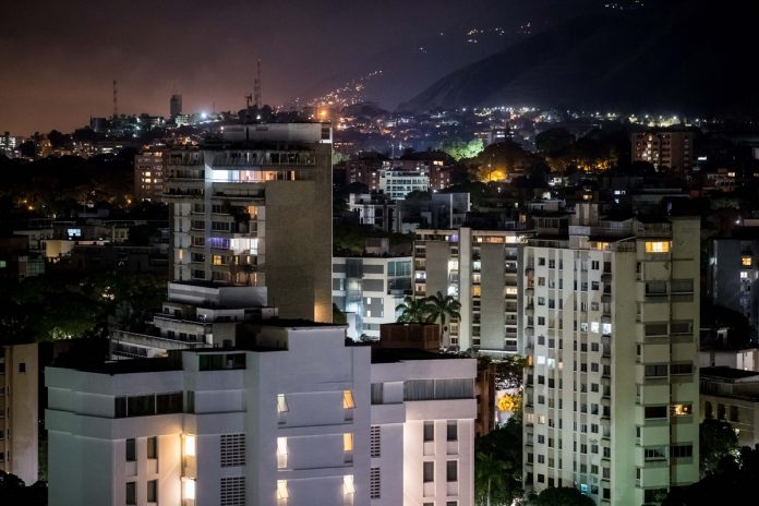 Cortes eléctricos, fallas eléctricas, apagón, electricidad, luz, suministro eléctrico caracas-apagón-Plaza Venezuela-Electricidad-Caracas-en