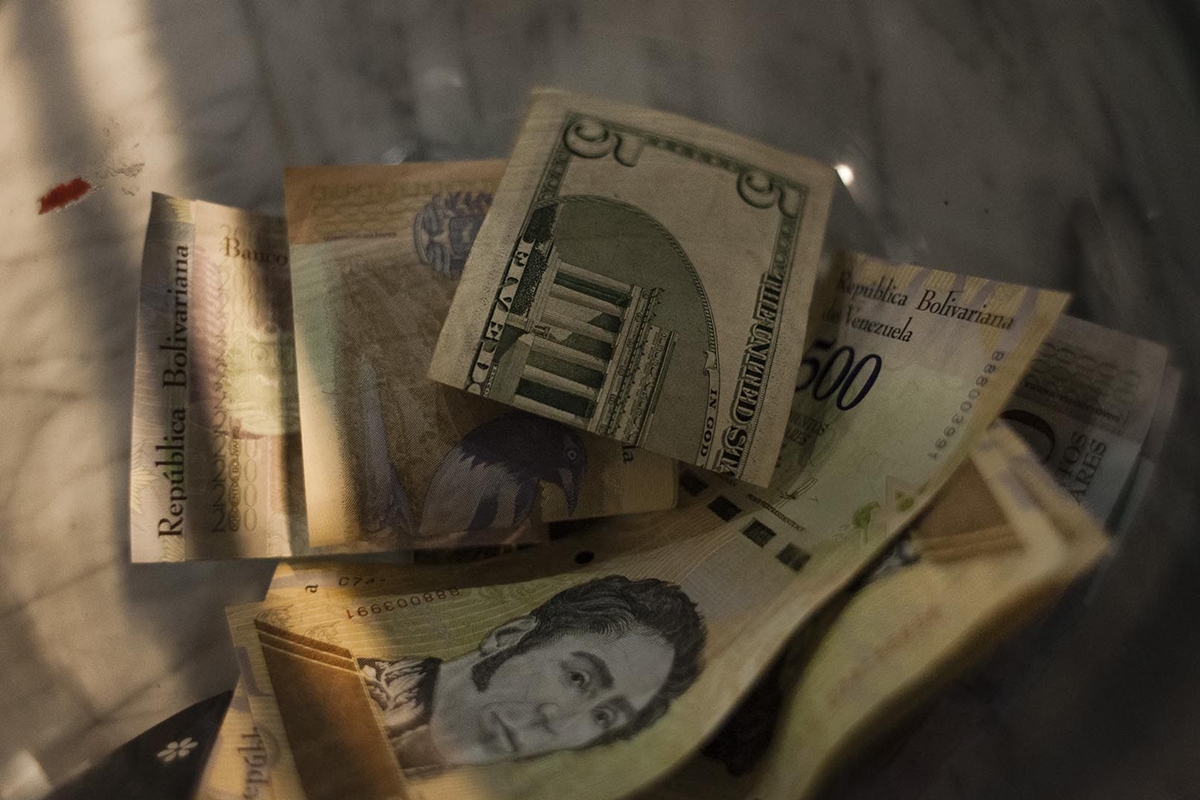 Dólar paralelo abre la jornada de este lunes al alza: así se cotiza