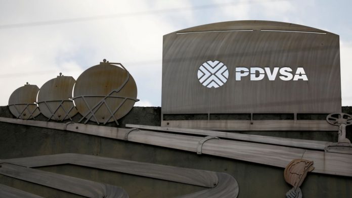 Cortes de electricidad en Venezuela causan contratiempos en mejoradores de crudo de Pdvsa, excongresista Pdvsa