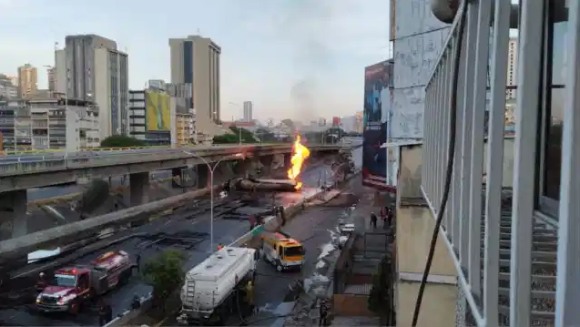 gandola incendiada en Bello Monte