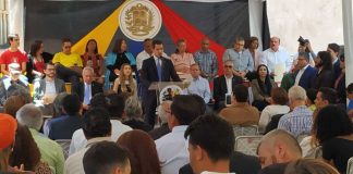 Equipo de Guaidó promete plan para abastecimiento de gasolina