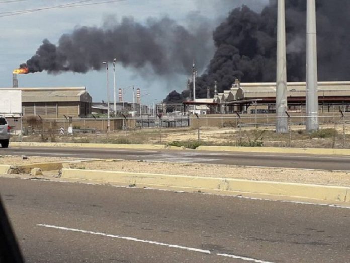 Incendio en la Planta Catalítica de refinería El Cardón generó alarma