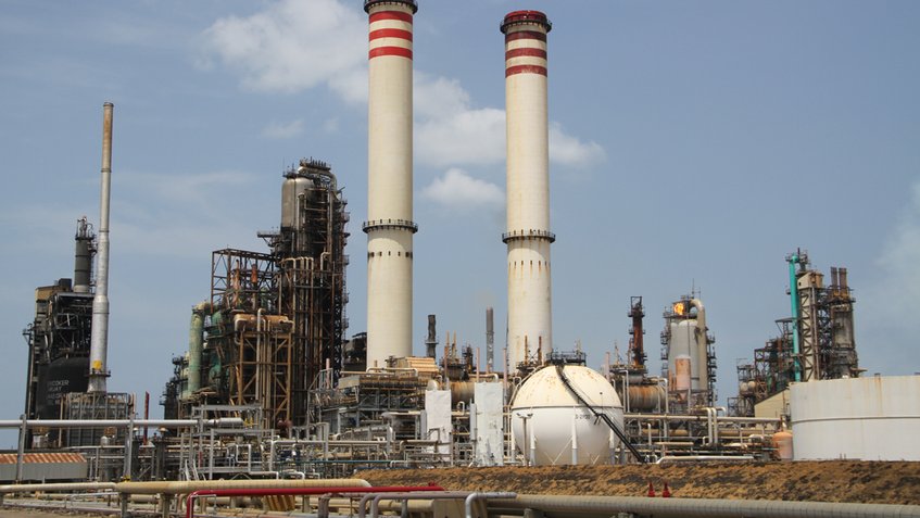 Refinería Amuay detuvo su producción de gasolina por una avería