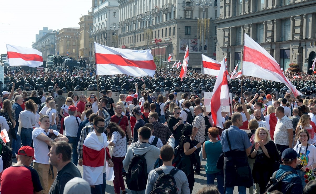 Más de 100.000 manifestantes protestan en Minsk contra Lukashenko