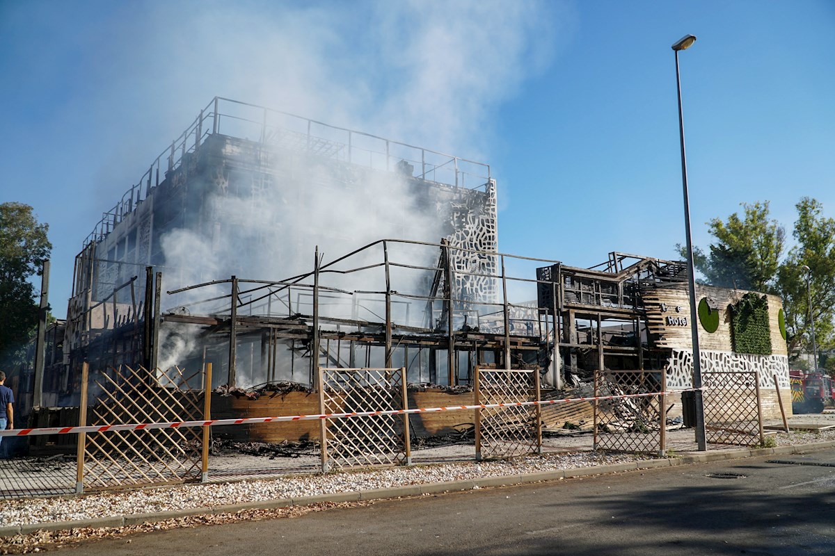 Incendio en un hotel de Marbella dejó un muerto y nueve heridos