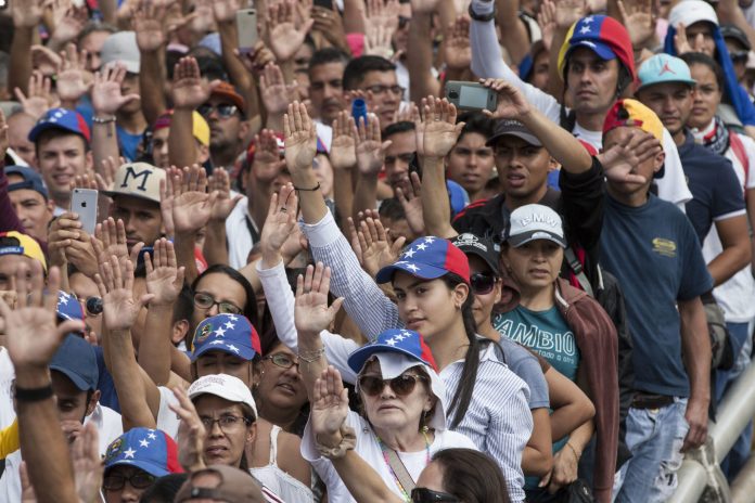 Guaidó convocó a los líderes políticos a unirse para salvar a Venezuela del régimen
