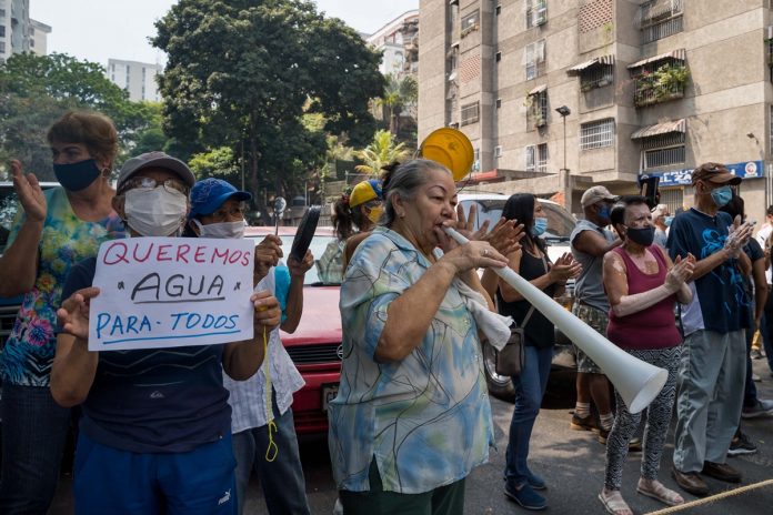 España instó a Maduro a permitir el ingreso al país de la Misión de Determinación de los Hechos agua