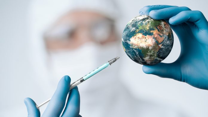 Vacunas contra el covid: Prometen transparencia en el desarrollo