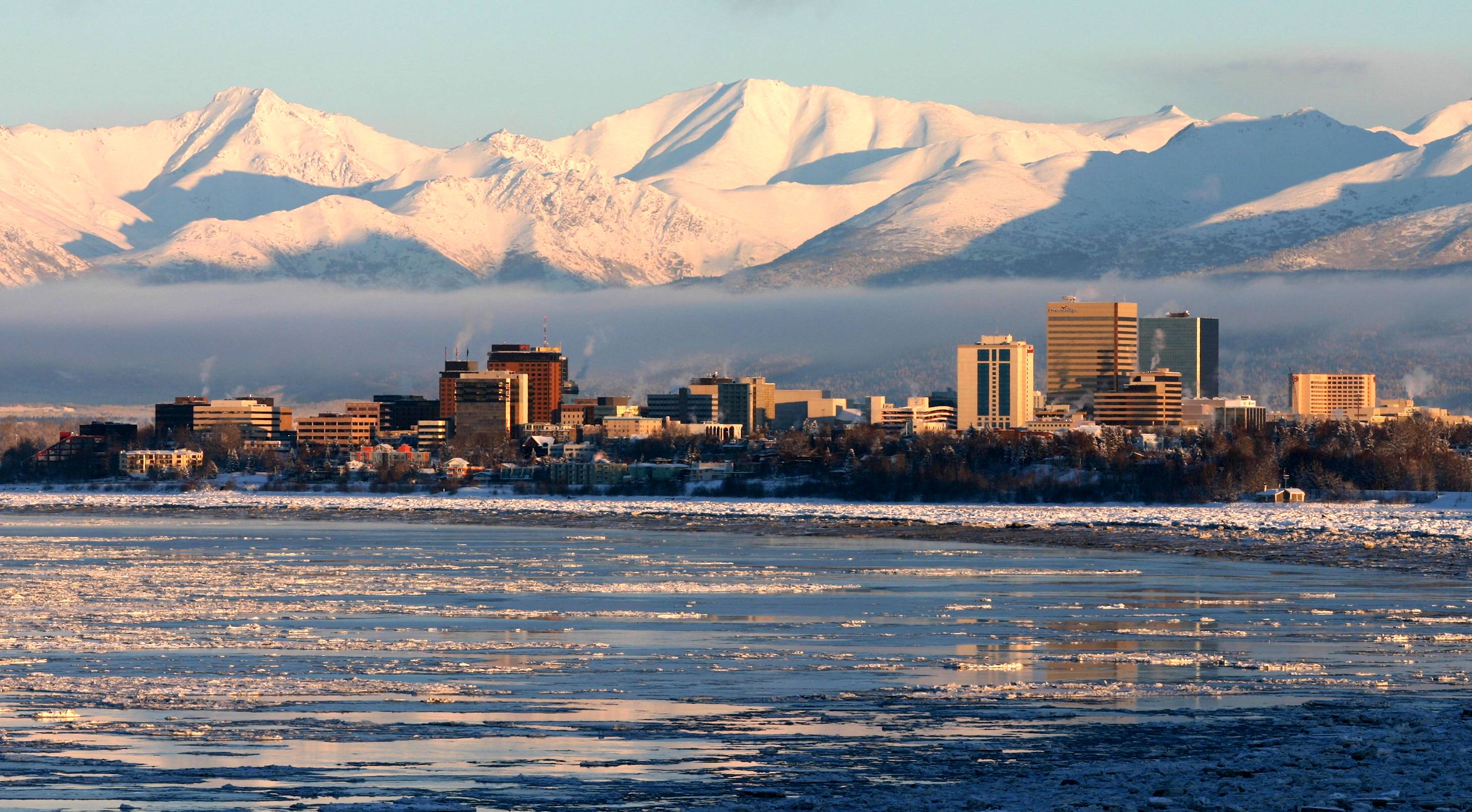 Alaska registra sismo de 7.4 y activa alerta de tsunami