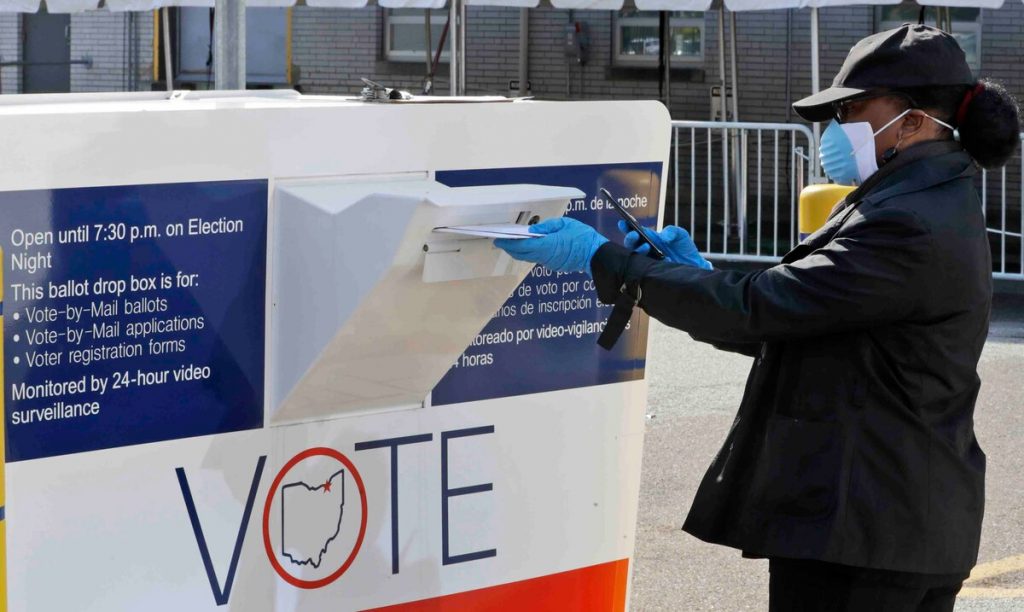 Más de 100 millones de personas votaron de forma anticipada en EE UU