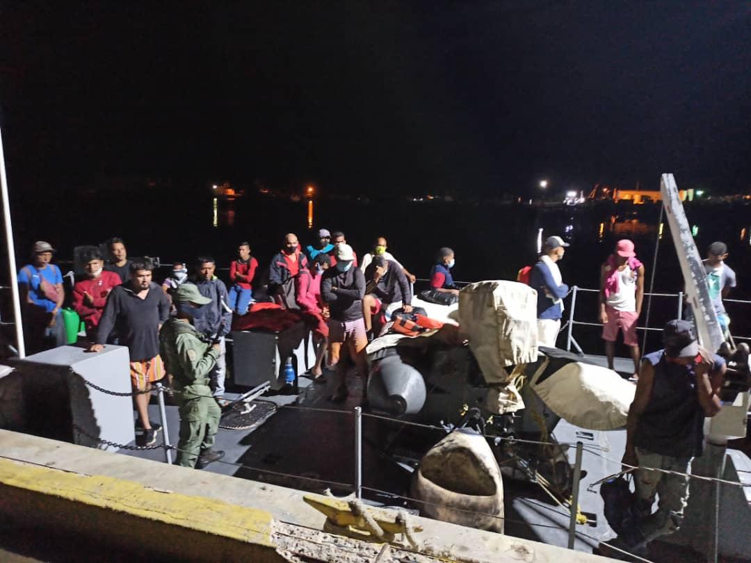 Guardia Costera interceptó botes con 63 venezolanos que trataban de llegar a Trinidad y Tobago