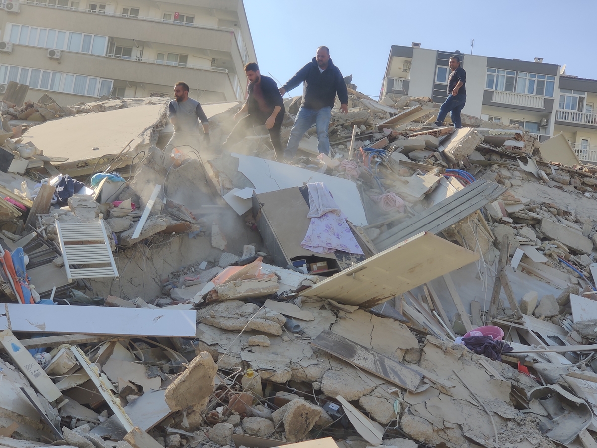 Un sismo de magnitud 6,7 sacudió este viernes Grecia y Turquía
