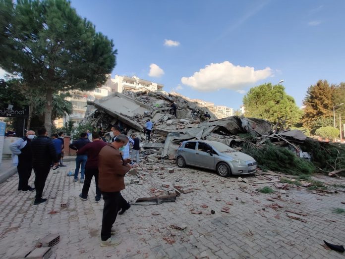 Un sismo de magnitud 6,7 sacudió este viernes Grecia y Turquía