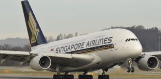 Una aerolínea de Singapur transformó sus aviones en restaurantes por la crisis