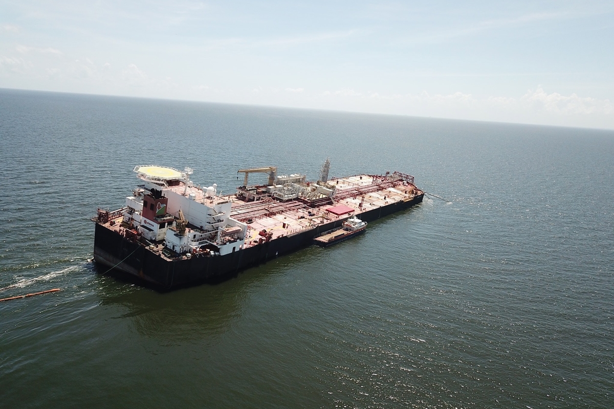 Trinidad and Tobago monitors oil tanker against risk of environmental disaster