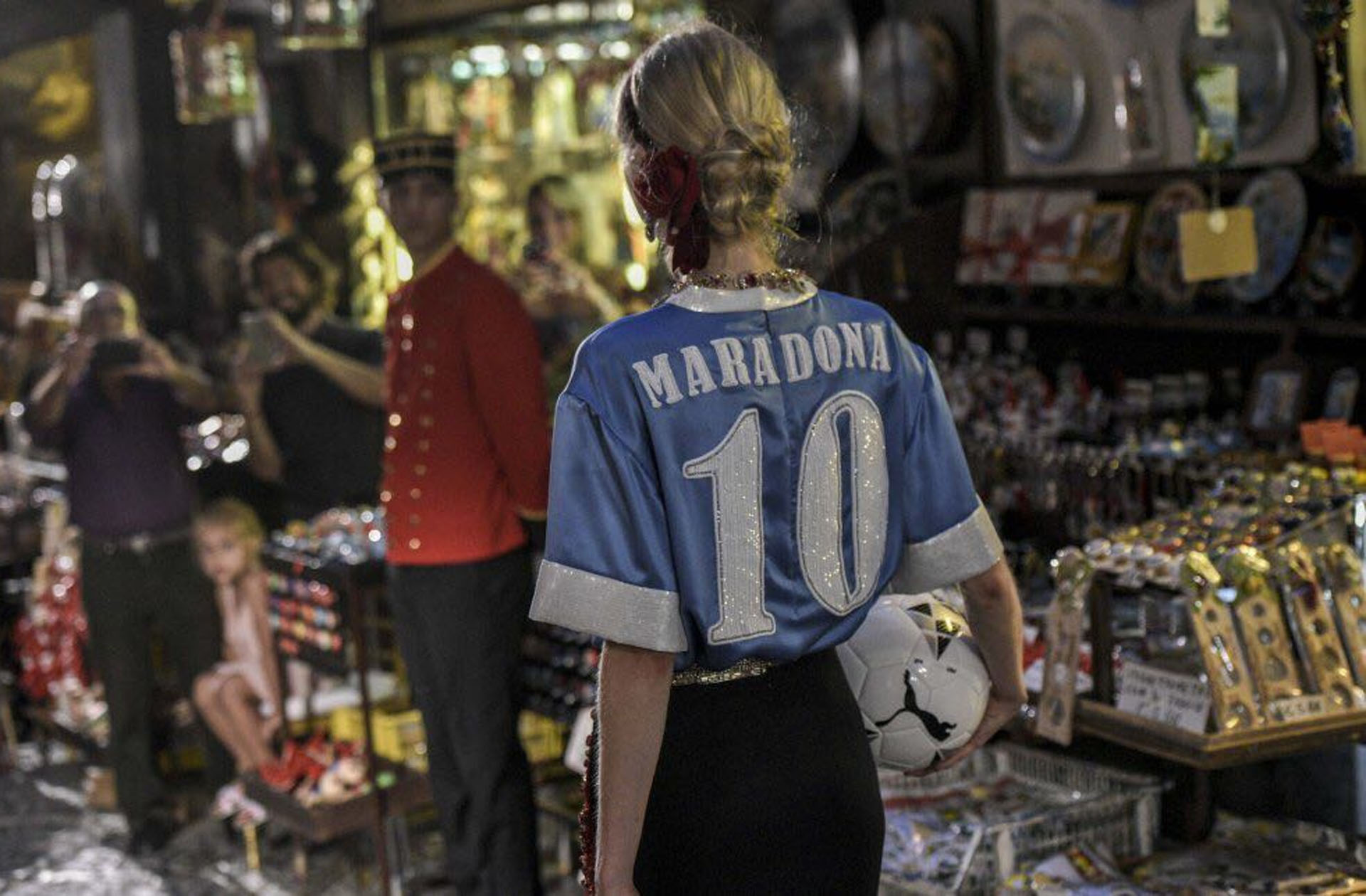 Libros, cómics y arte: la cultura también se rindió a Maradona