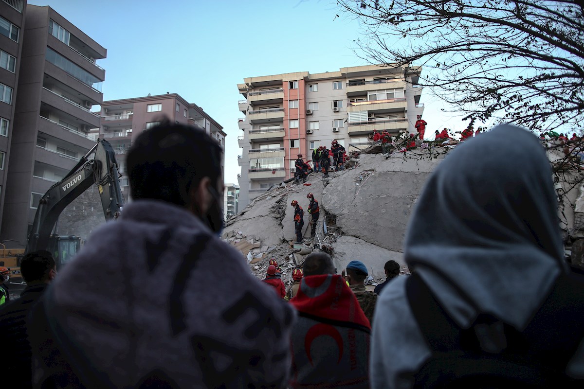 Turquía: rescataron a dos menores tras 65 horas bajo los escombros del terremoto