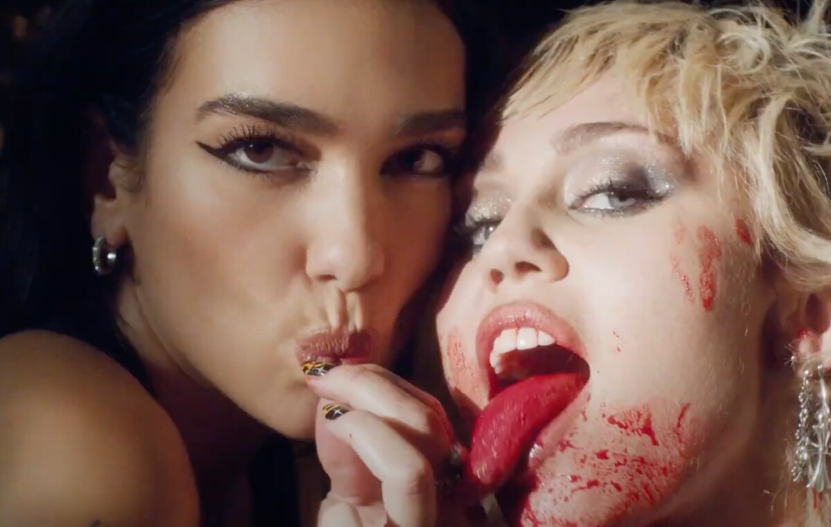 Miley Cyrus y Dua Lipa encienden las redes con el video “Prisoner”