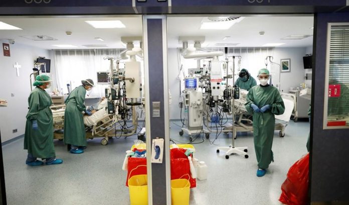 España registró 28.565 nuevos casos y 584 muertes por coronavirus