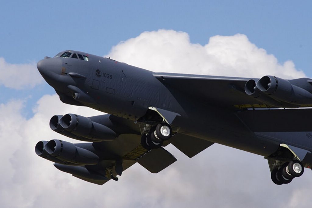 Bombardero B-52 de EEUU sobrevoló Oriente Medio para marcar política de Biden